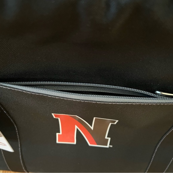 NCAA Northeastern Huskies Tahoe Extra Large Insulated Cooler Tote - Picture 4 of 11